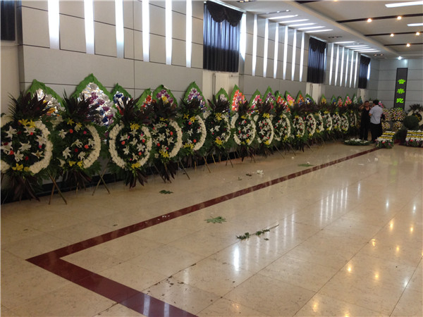 什么情况下需要购买花圈(花圈的价格多少) 什么情况下需要购买花圈(花圈的价格多少)